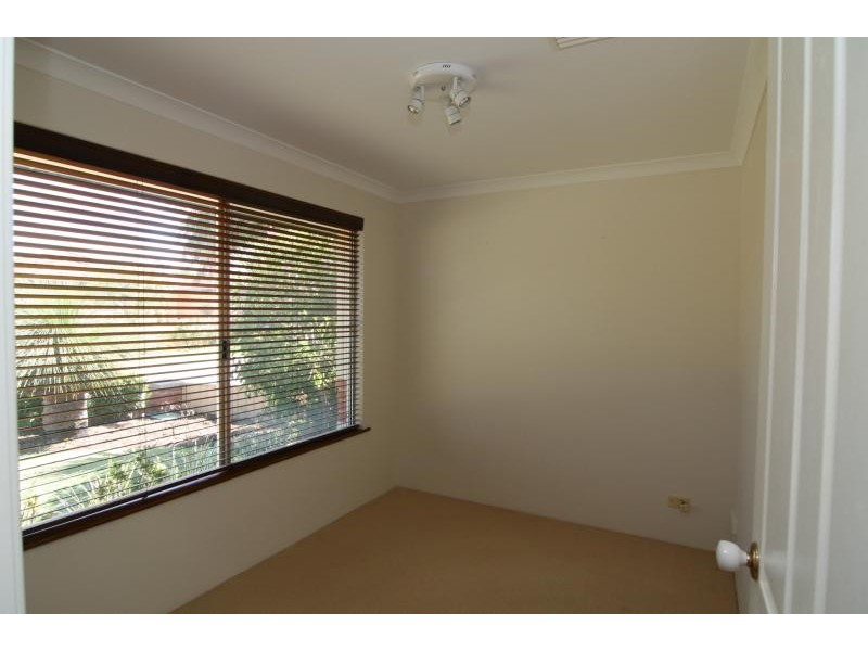 8 Janeville Place, South Guildford WA 6055