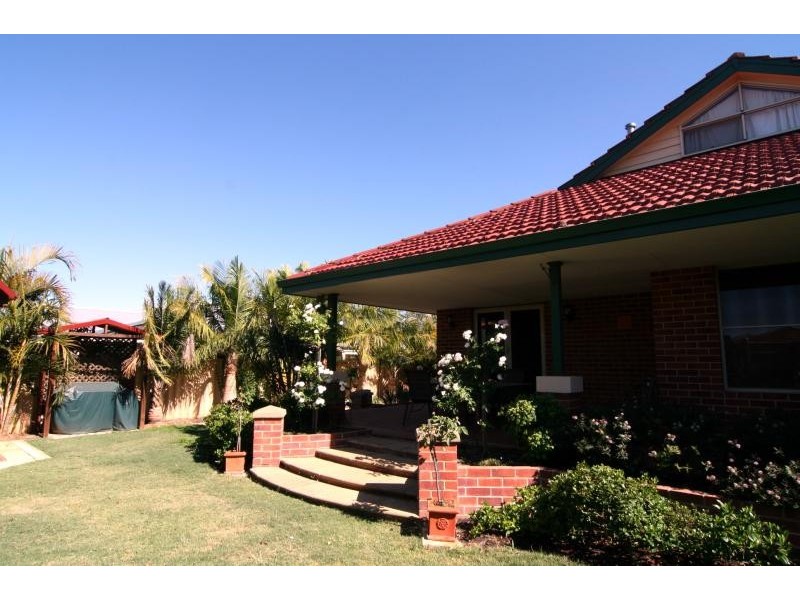 8 Janeville Place, South Guildford WA 6055