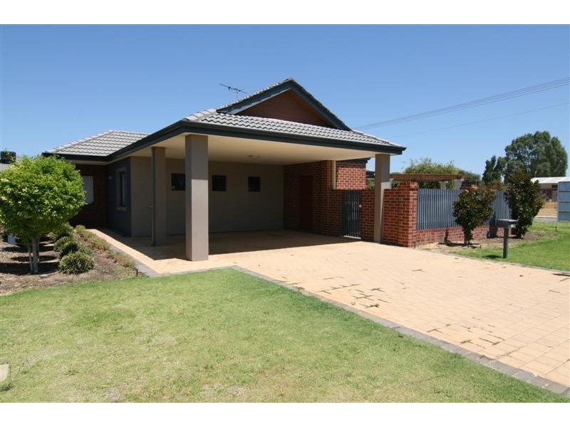 17 D Colwyn Road, Bayswater WA 6053