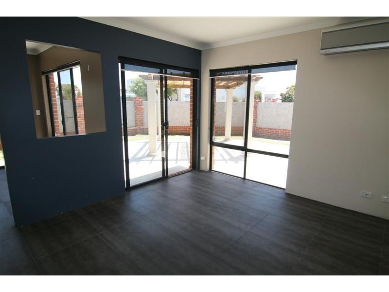 17 D Colwyn Road, Bayswater WA 6053