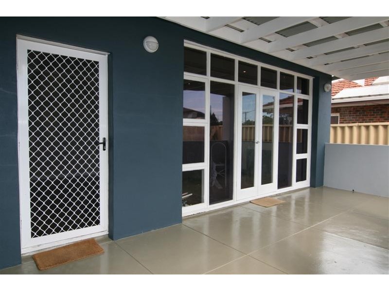 4 Beechboro Road South, Bayswater WA 6053