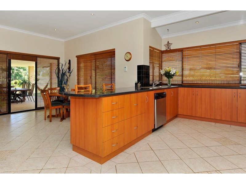 11 Lakeside Drive, Helena Valley WA 6056