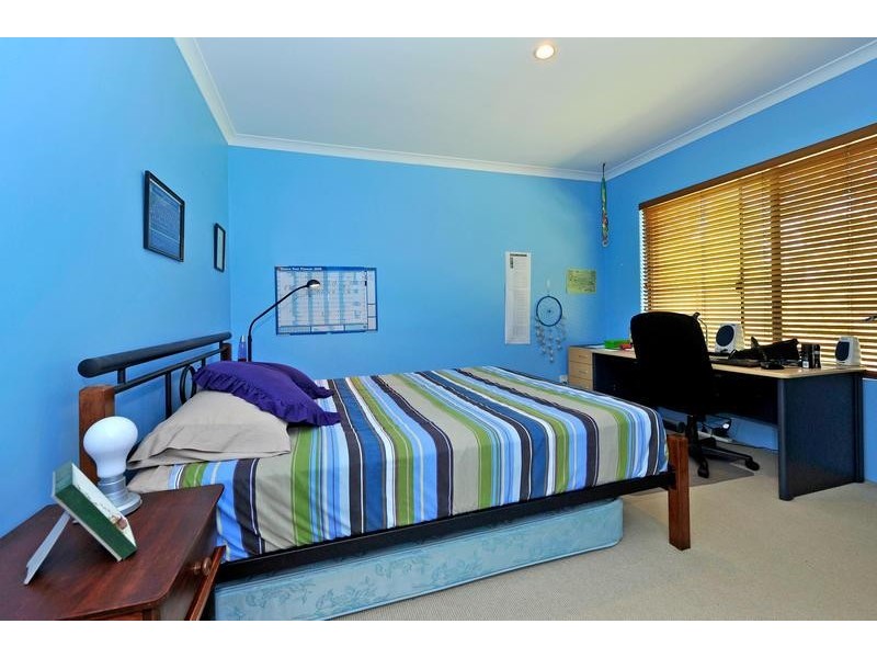 11 Lakeside Drive, Helena Valley WA 6056