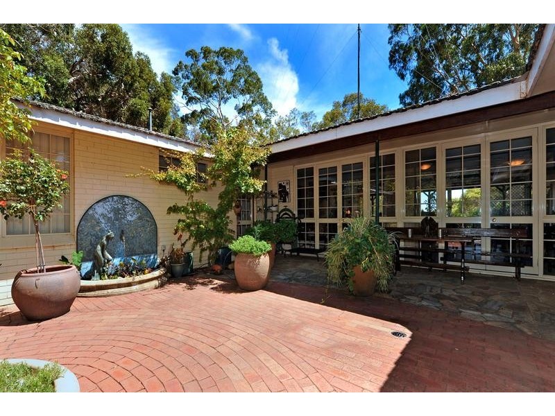 14 Brie Brie Crescent, Kalamunda WA 6076