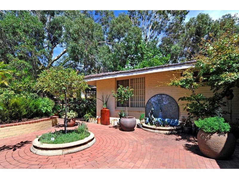 14 Brie Brie Crescent, Kalamunda WA 6076