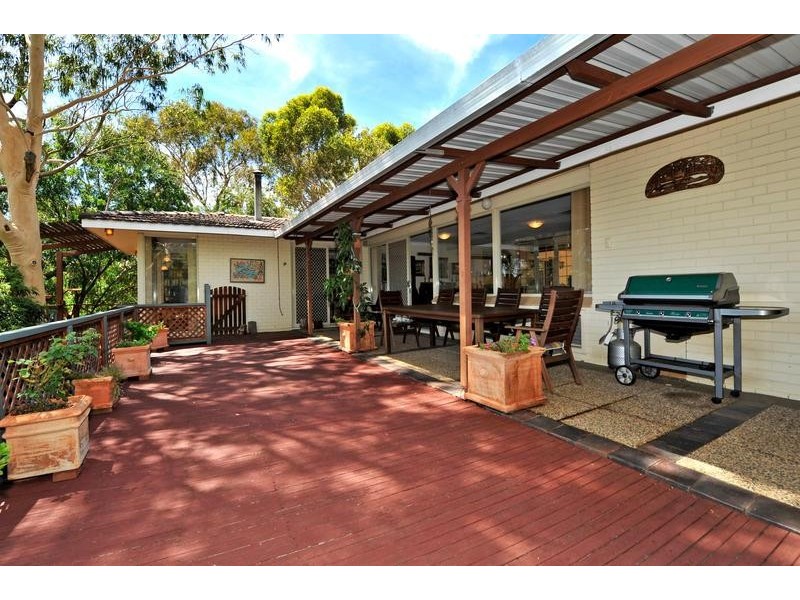 14 Brie Brie Crescent, Kalamunda WA 6076