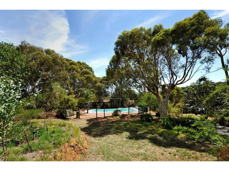 14 Brie Brie Crescent, Kalamunda WA 6076