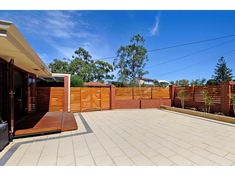32 B Donald Square, Bayswater WA 6053