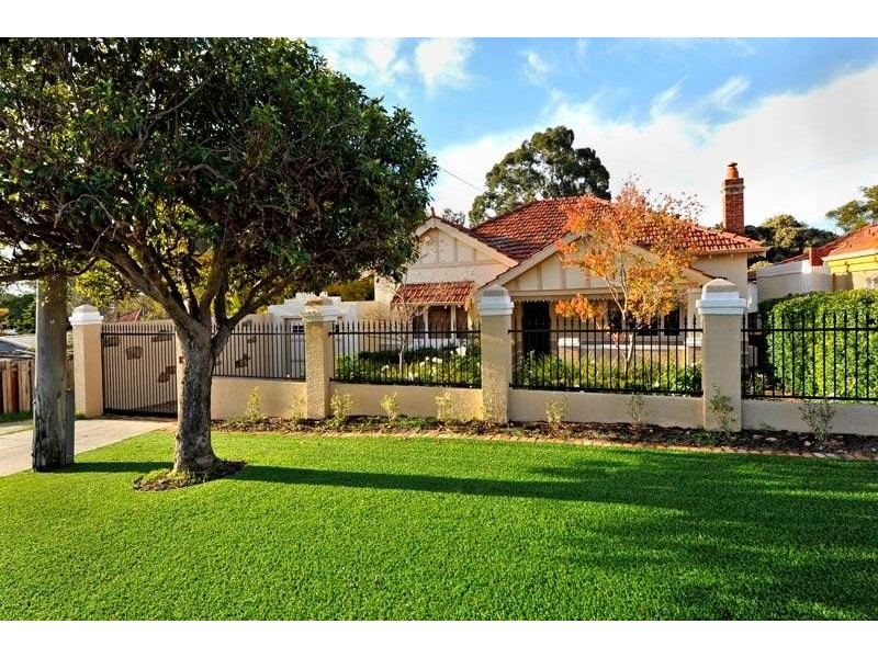 2 Adelia Street, Bayswater WA 6053