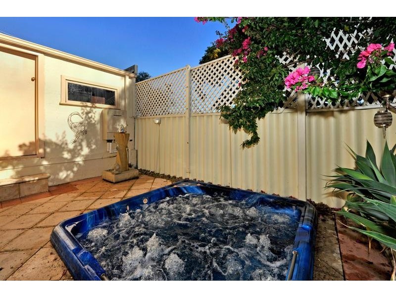 2 Adelia Street, Bayswater WA 6053