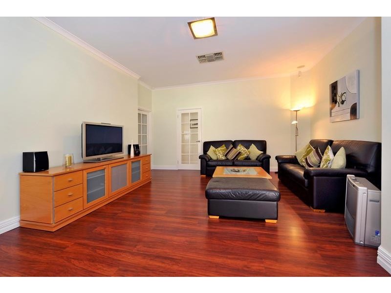 9 Boyd Close, South Guildford WA 6055