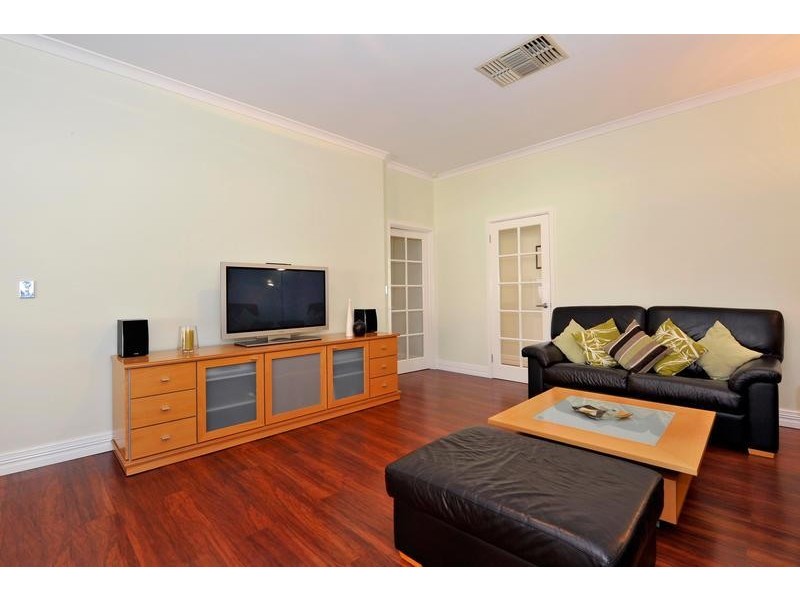 9 Boyd Close, South Guildford WA 6055