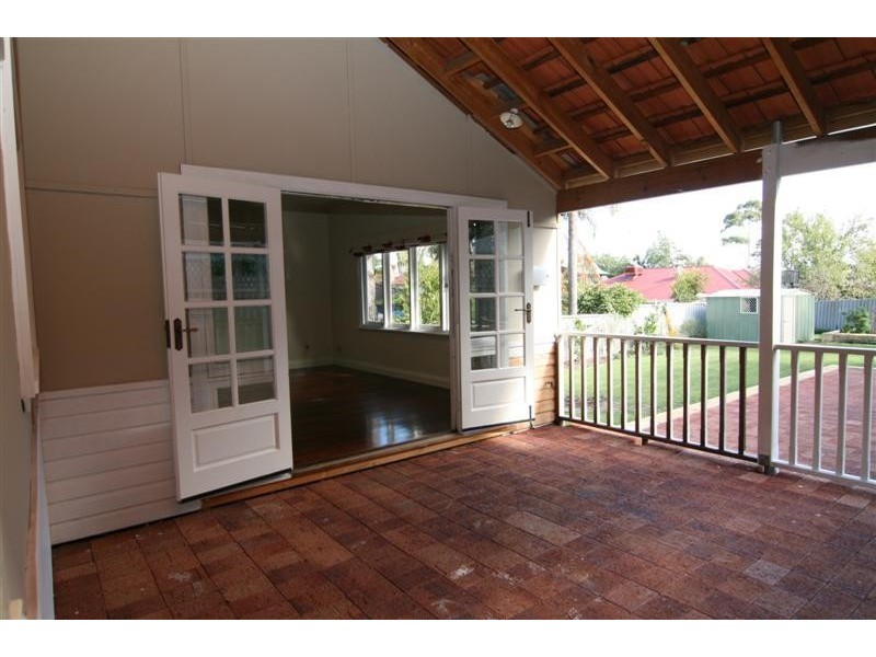 34 Hayward Street, Bayswater WA 6053