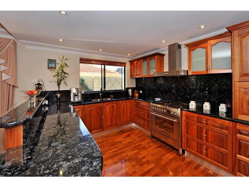 30/ A Aughton, Bayswater WA 6053