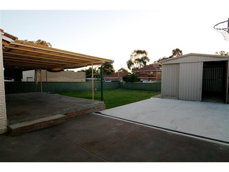 113 River View Avenue, South Guildford WA 6055