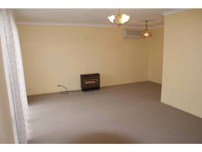 4 Silver Mallee Close, Camillo WA 6111