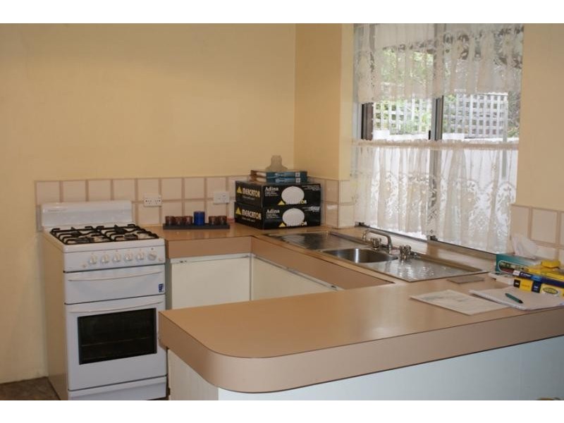 4 Silver Mallee Close, Camillo WA 6111