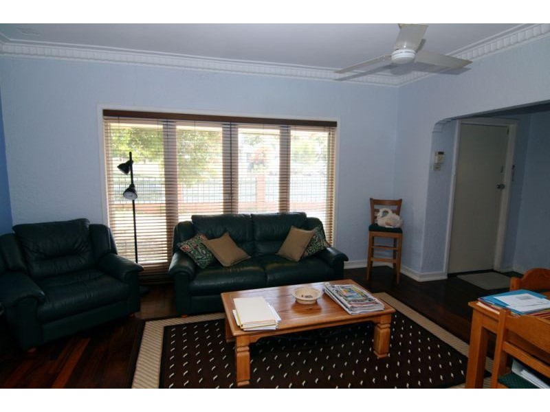 10 Hornsby Street, Melville WA 6156