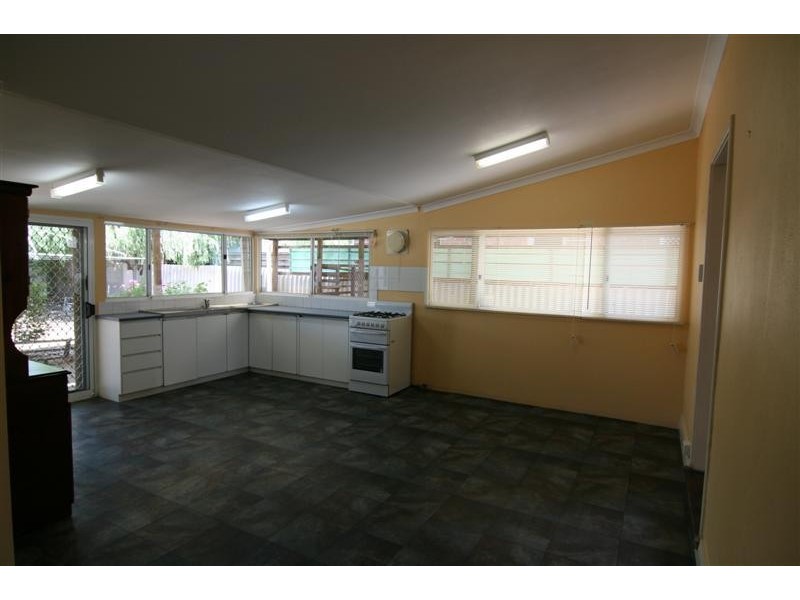 8 Leake Street, Bayswater WA 6053
