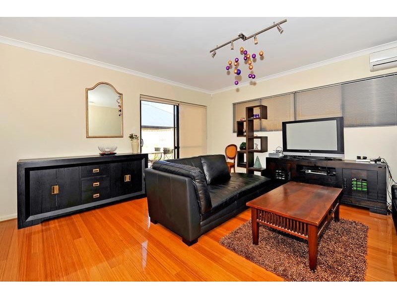 1/6 Roberts Street, Bayswater WA 6053