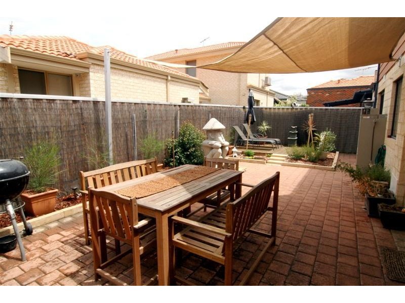 8C Windemere Crescent, Nollamara WA 6061