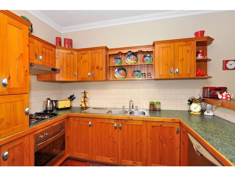 9 River Bank Boulevard, South Guildford WA 6055