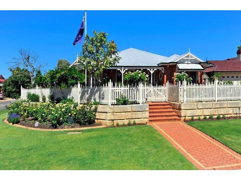 9 River Bank Boulevard, South Guildford WA 6055