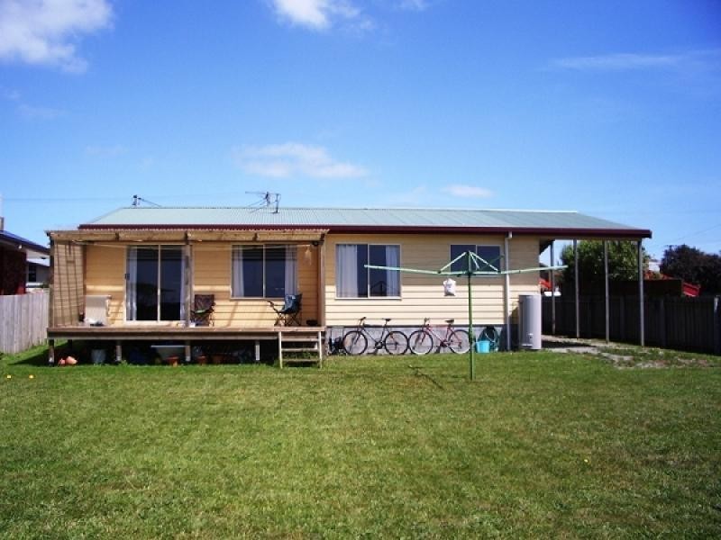 35 SAMPSON AVENUE, Smithton TAS 7330