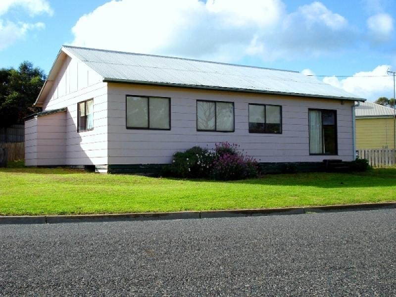7 Ross Avenue, Currie, King Island TAS 7256