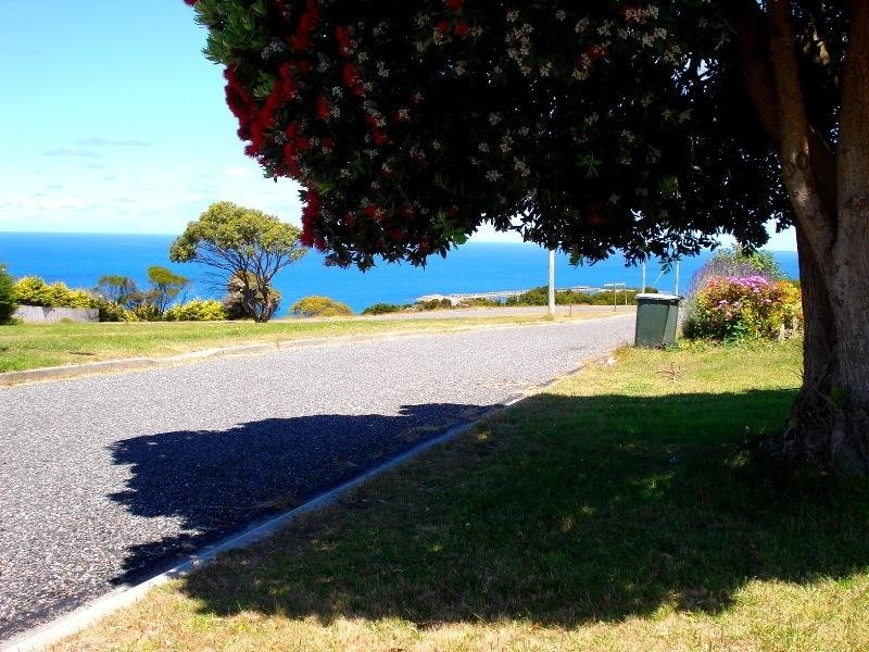 14 Sassafras, Grassy, King Island TAS 7256