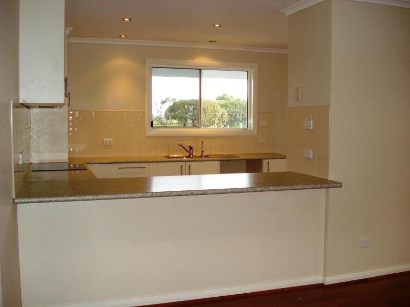 15 Ross Ave. Currie, King Island TAS 7256