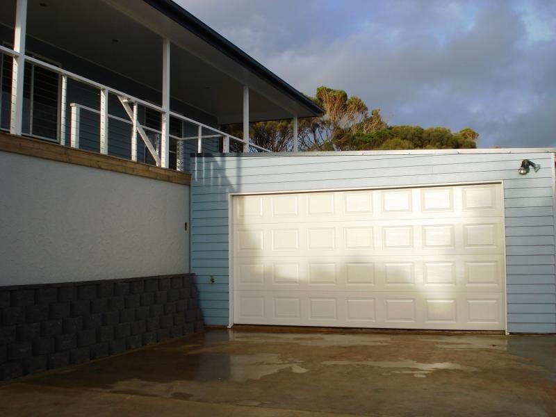 15 Ross Ave. Currie, King Island TAS 7256