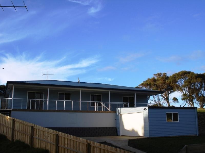 15 Ross Ave. Currie, King Island TAS 7256