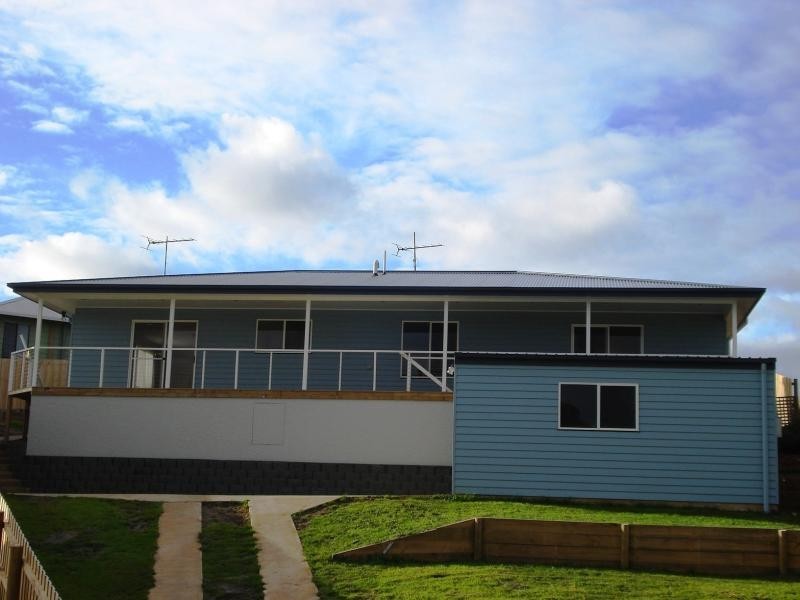 15 Ross Ave, Currie, King Island TAS 7256