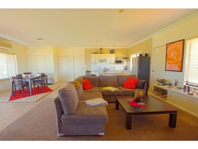 8-10 Sassafras St, King Island TAS 7256