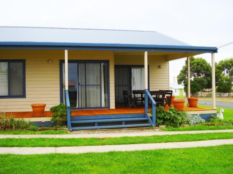 8-10 Sassafras St, King Island TAS 7256