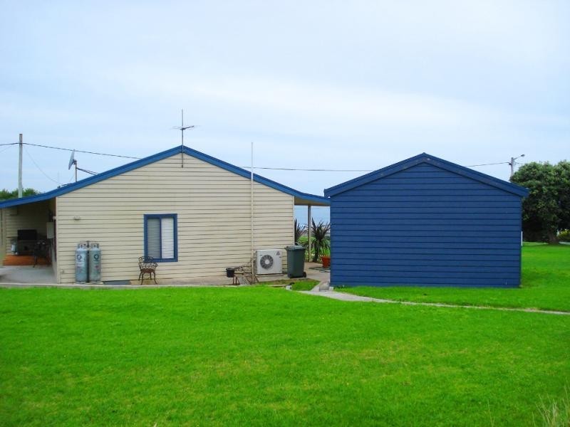 8-10 Sassafras St, King Island TAS 7256