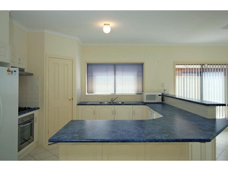 31 LORD HOWE CRESCENT, Mawson Lakes SA 5095