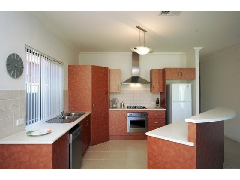 33 ROSELLA STREET, Mawson Lakes SA 5095