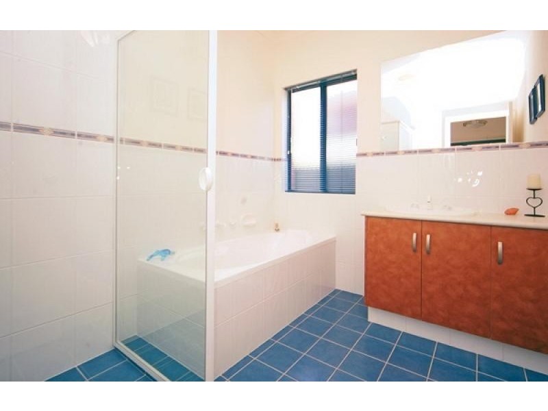 33 ROSELLA STREET, Mawson Lakes SA 5095