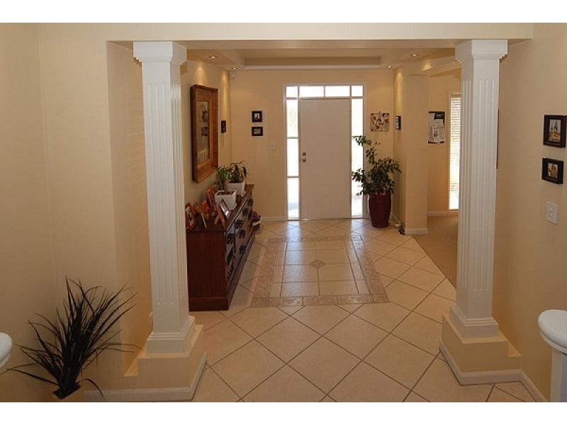 3 CREEKVIEW DRIVE, Mawson Lakes SA 5095