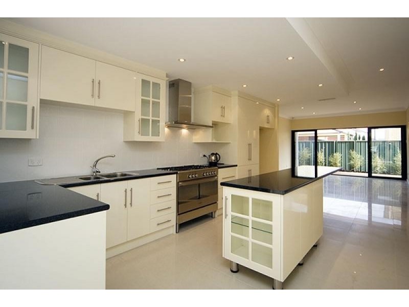 32 GRASSWREN WAY, Mawson Lakes SA 5095