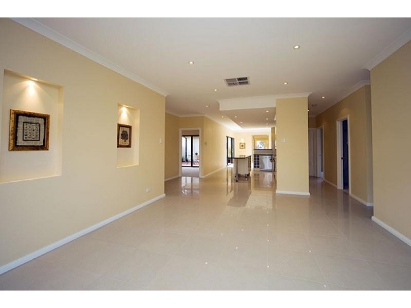 32 GRASSWREN WAY, Mawson Lakes SA 5095