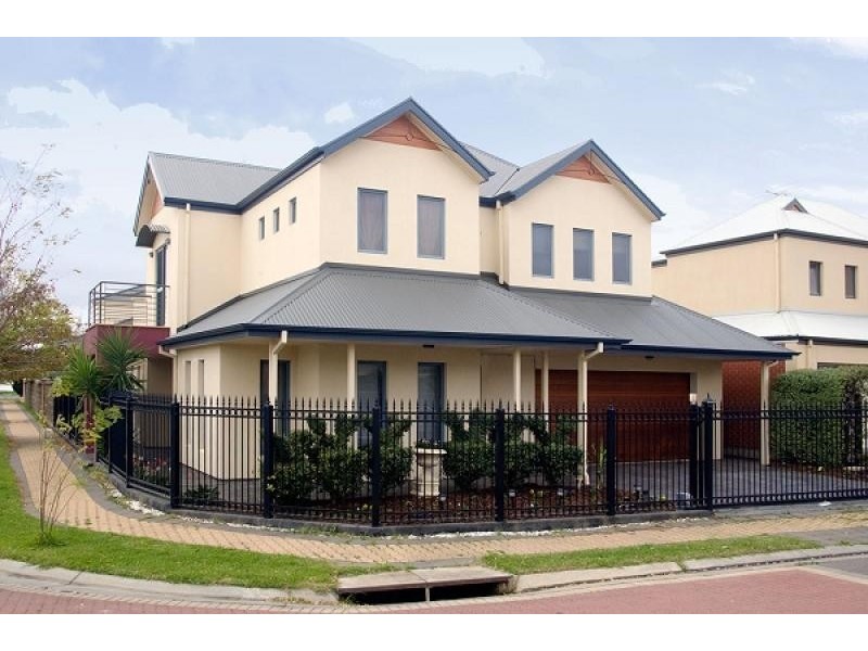 4 Windermere Crescent, Mawson Lakes SA 5095