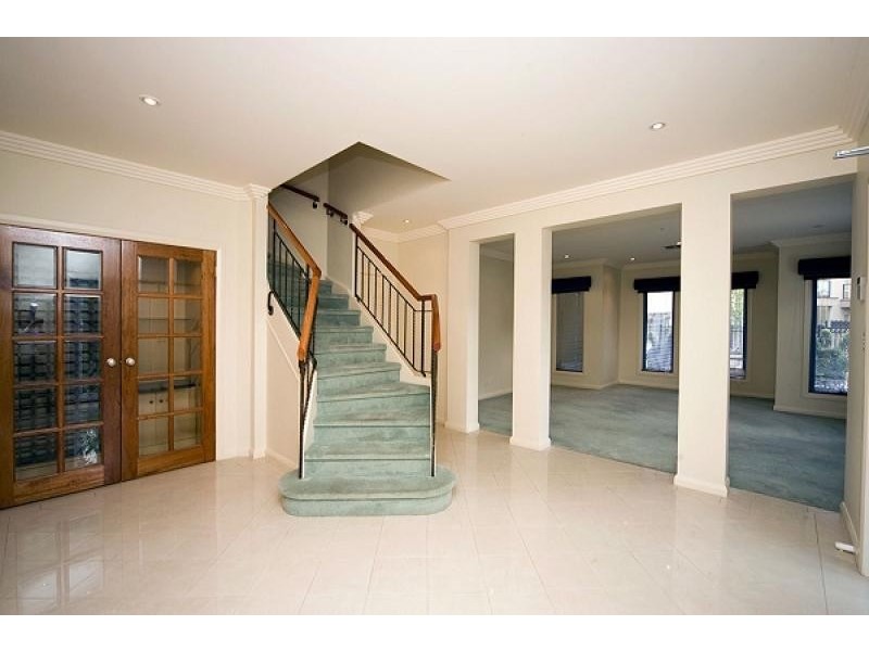 4 Windermere Crescent, Mawson Lakes SA 5095