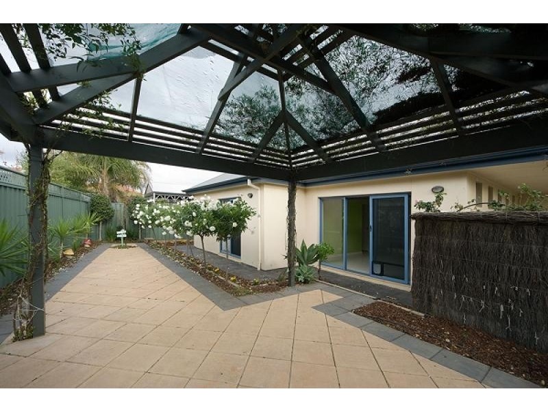 4 Windermere Crescent, Mawson Lakes SA 5095