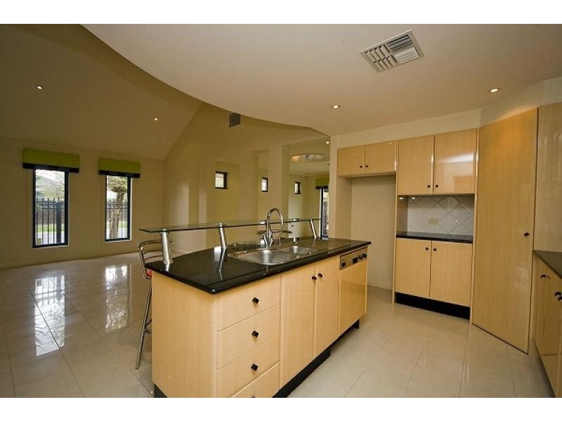 4 Windermere Crescent, Mawson Lakes SA 5095