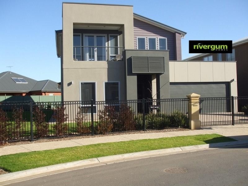 18 Dutton Avenue, Mawson Lakes SA 5095