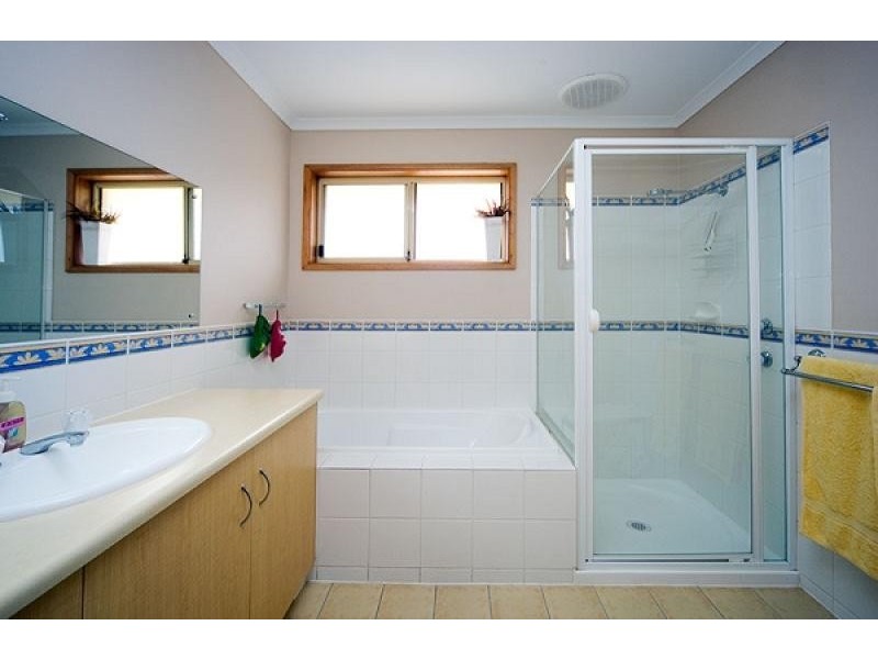 3 Swan Circuit, Mawson Lakes SA 5095