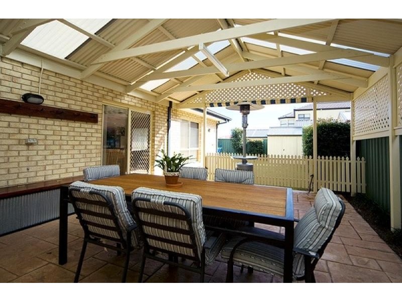 3 Swan Circuit, Mawson Lakes SA 5095